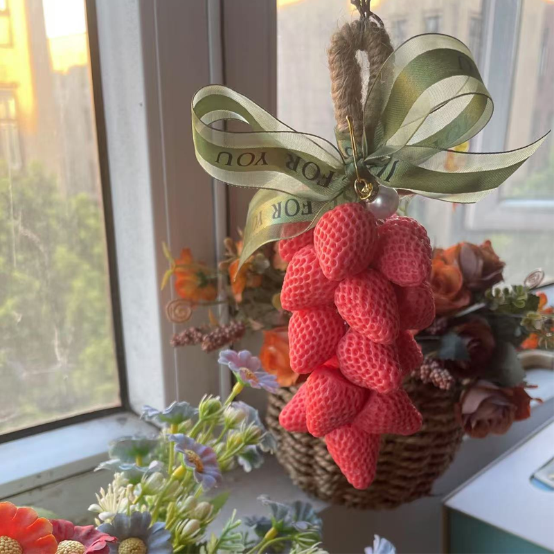 Strawberry shape - Red